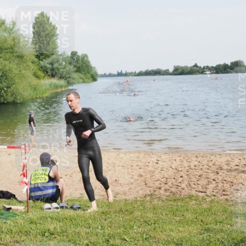 21.06.2025 - 27. Vierlanden-Triathlon MichiJ http://msf.ph/oto/7990647 15.06.2026 09:53:09 Schwimmen 265 meine-sportfotos.de