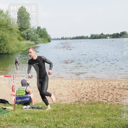 21.06.2025 - 27. Vierlanden-Triathlon MichiJ http://msf.ph/oto/7990651 15.06.2026 09:53:10 Schwimmen 265 meine-sportfotos.de