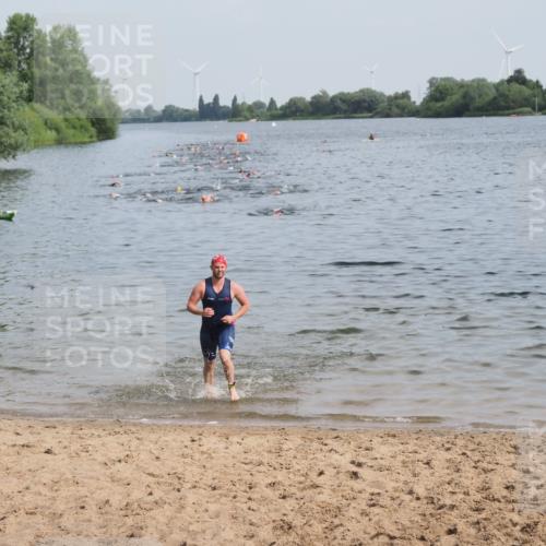 21.06.2025 - 27. Vierlanden-Triathlon MichiJ http://msf.ph/oto/7990655 15.06.2026 09:53:19 Schwimmen 304 meine-sportfotos.de