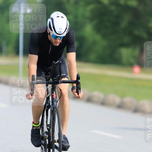 15.06.2025 - 27. Vierlanden-Triathlon H.Heesch http://msf.ph/oto/7990658 15.06.2025 09:50:00 Radfahren 12, 80, 216 meine-sportfotos.de
