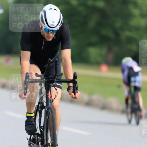 15.06.2025 - 27. Vierlanden-Triathlon H.Heesch http://msf.ph/oto/7990670 15.06.2025 09:50:00 Radfahren 12, 80, 216 meine-sportfotos.de