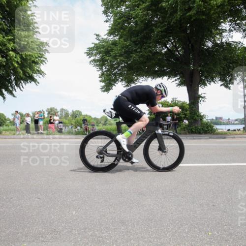 15.06.2025 - 7 Türme Triathlon Yannick Fuchs http://msf.ph/oto/7990692 15.06.2025 13:17:30 Radfahren 489, 543, 574, 590, 648, 800, 850, 894, 909 meine-sportfotos.de
