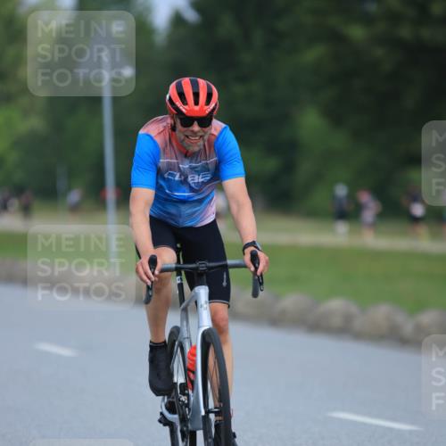 21.06.2025 - 27. Vierlanden-Triathlon H.Heesch http://msf.ph/oto/7990696 15.06.2025 11:52:55 Radfahren 703, 791, 801 meine-sportfotos.de