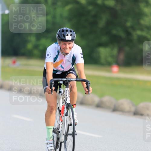 15.06.2025 - 27. Vierlanden-Triathlon H.Heesch http://msf.ph/oto/7990707 15.06.2025 09:50:09 Radfahren 209 meine-sportfotos.de