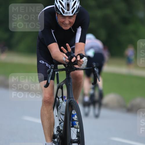 21.06.2025 - 27. Vierlanden-Triathlon H.Heesch http://msf.ph/oto/7990722 15.06.2025 11:53:05 Radfahren 687, 811, 921, 934 meine-sportfotos.de