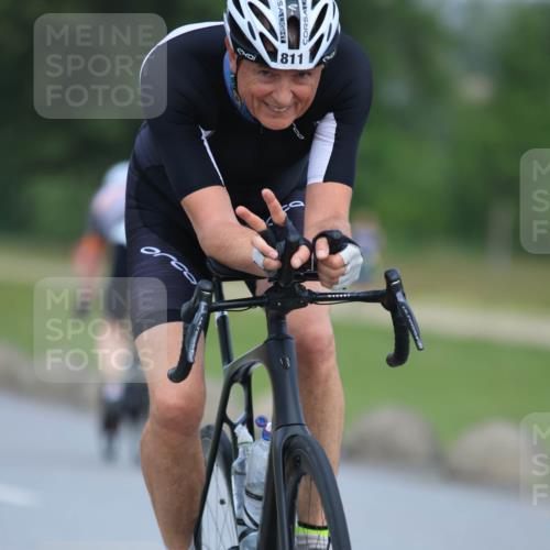 21.06.2025 - 27. Vierlanden-Triathlon H.Heesch http://msf.ph/oto/7990739 15.06.2025 11:53:05 Radfahren 687, 811, 921, 934 meine-sportfotos.de