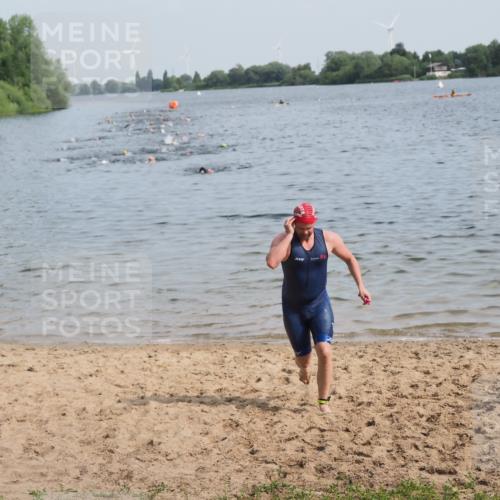 21.06.2025 - 27. Vierlanden-Triathlon MichiJ http://msf.ph/oto/7990746 15.06.2026 09:53:22 Schwimmen 304 meine-sportfotos.de