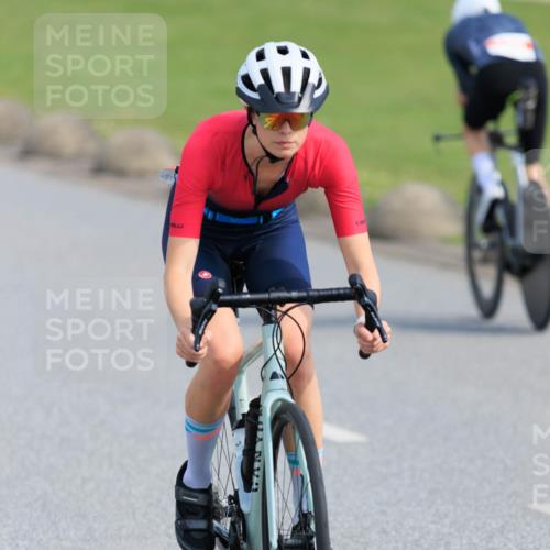 15.06.2025 - 27. Vierlanden-Triathlon H.Heesch http://msf.ph/oto/7990753 15.06.2025 09:51:54 Radfahren 69, 85, 120, 205 meine-sportfotos.de