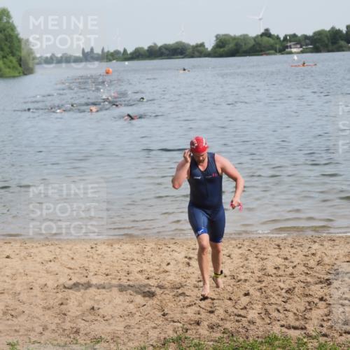 21.06.2025 - 27. Vierlanden-Triathlon MichiJ http://msf.ph/oto/7990764 15.06.2026 09:53:23 Schwimmen 304 meine-sportfotos.de