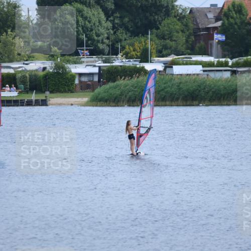 21.06.2025 - 27. Vierlanden-Triathlon H.Heesch http://msf.ph/oto/7990811 15.06.2025 11:53:19 Radfahren 717 meine-sportfotos.de