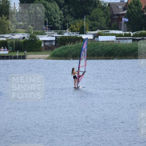21.06.2025 - 27. Vierlanden-Triathlon H.Heesch http://msf.ph/oto/7990825 15.06.2025 11:53:19 Radfahren 717 meine-sportfotos.de