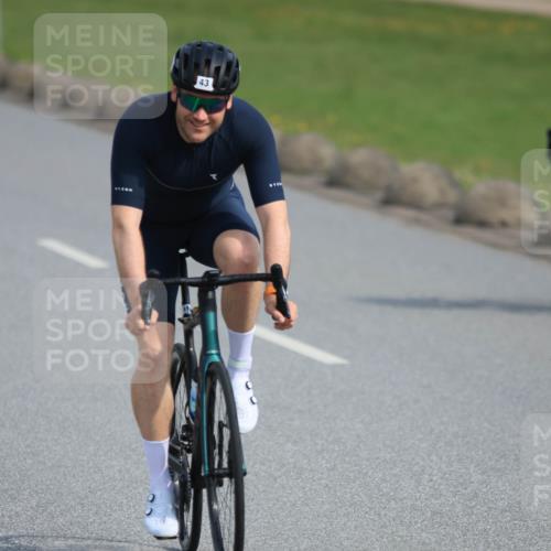 15.06.2025 - 27. Vierlanden-Triathlon H.Heesch http://msf.ph/oto/7990864 15.06.2025 09:54:31 Radfahren 43, 49, 199 meine-sportfotos.de
