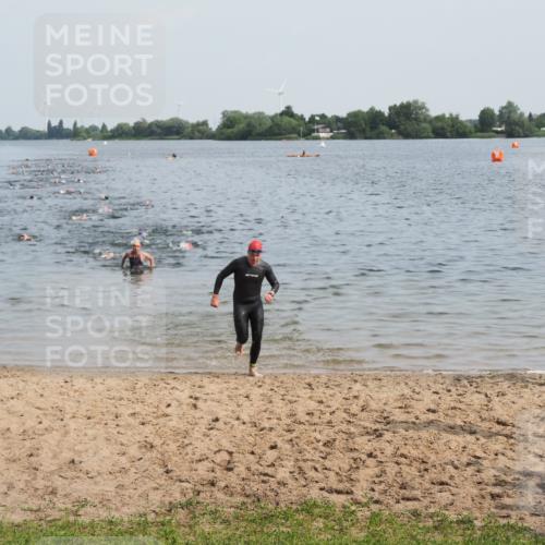 21.06.2025 - 27. Vierlanden-Triathlon MichiJ http://msf.ph/oto/7990871 15.06.2026 09:53:57 Schwimmen 307 meine-sportfotos.de