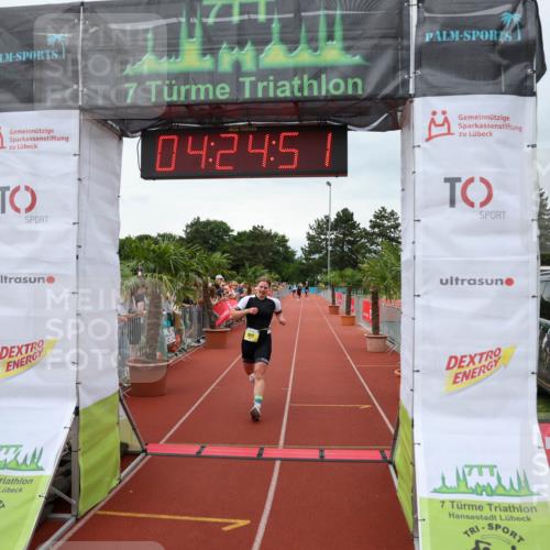 15.06.2025 - 7 Türme Triathlon Michael Strokosch http://msf.ph/oto/7990943 15.06.2025 14:24:50 Ziel 575, 764, 1021, 1046 meine-sportfotos.de