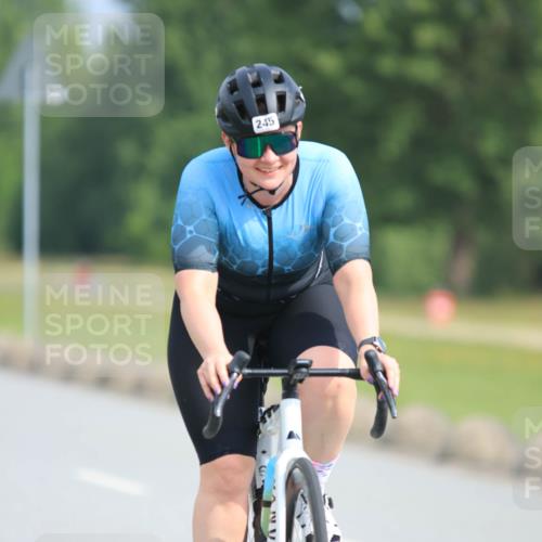 15.06.2025 - 27. Vierlanden-Triathlon H.Heesch http://msf.ph/oto/7990970 15.06.2025 09:55:00 Radfahren  meine-sportfotos.de