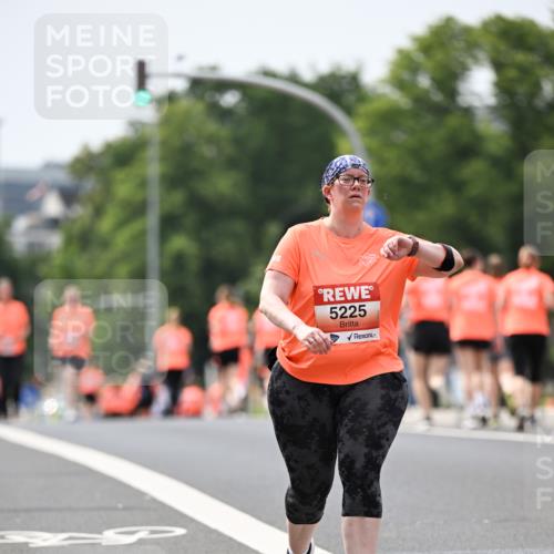 15.06.2025 - REWE Women's Run Dr. Thomas Lammeyer http://msf.ph/oto/7990972 15.06.2025 10:50:09 Laufen 5225 meine-sportfotos.de