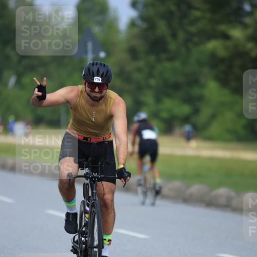 21.06.2025 - 27. Vierlanden-Triathlon H.Heesch http://msf.ph/oto/7990982 15.06.2025 11:53:59 Radfahren 754, 966 meine-sportfotos.de