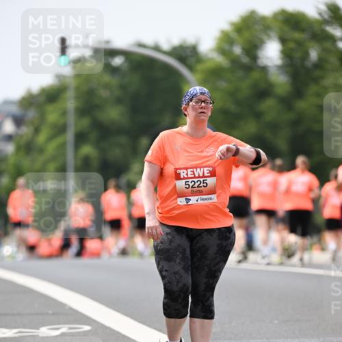 15.06.2025 - REWE Women's Run Dr. Thomas Lammeyer http://msf.ph/oto/7990988 15.06.2025 10:50:09 Laufen 5225 meine-sportfotos.de