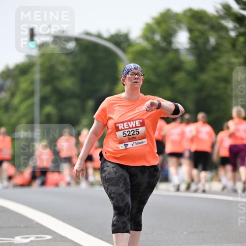 15.06.2025 - REWE Women's Run Dr. Thomas Lammeyer http://msf.ph/oto/7991000 15.06.2025 10:50:09 Laufen 5225 meine-sportfotos.de
