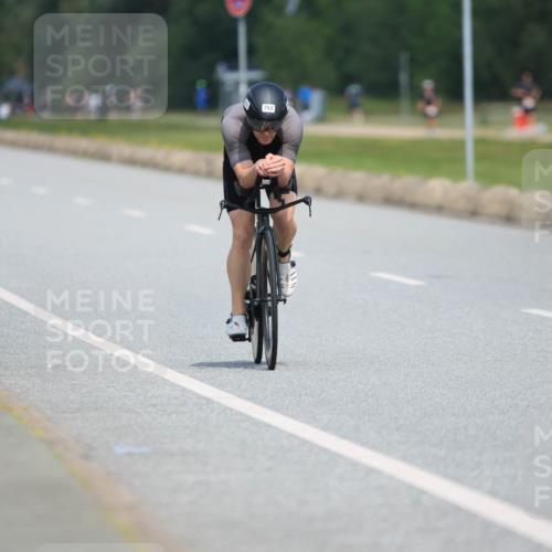 21.06.2025 - 27. Vierlanden-Triathlon H.Heesch http://msf.ph/oto/7991013 15.06.2025 11:54:18 Radfahren 726, 753, 816, 874 meine-sportfotos.de