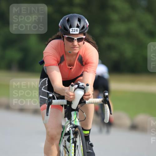 15.06.2025 - 27. Vierlanden-Triathlon H.Heesch http://msf.ph/oto/7991024 15.06.2025 09:55:15 Radfahren 104, 224 meine-sportfotos.de