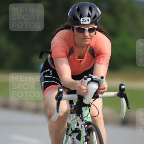 15.06.2025 - 27. Vierlanden-Triathlon H.Heesch http://msf.ph/oto/7991030 15.06.2025 09:55:15 Radfahren 104, 224 meine-sportfotos.de