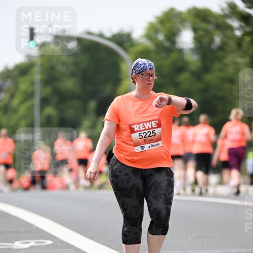 15.06.2025 - REWE Women's Run Dr. Thomas Lammeyer http://msf.ph/oto/7991034 15.06.2025 10:50:10 Laufen 5225 meine-sportfotos.de