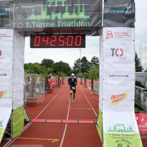 15.06.2025 - 7 Türme Triathlon Michael Strokosch http://msf.ph/oto/7991043 15.06.2025 14:25:00 Ziel 390, 932 meine-sportfotos.de