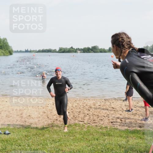 21.06.2025 - 27. Vierlanden-Triathlon MichiJ http://msf.ph/oto/7991045 15.06.2026 09:53:59 Schwimmen 267, 307 meine-sportfotos.de