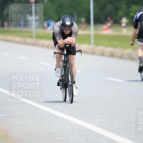 21.06.2025 - 27. Vierlanden-Triathlon H.Heesch http://msf.ph/oto/7991046 15.06.2025 11:54:19 Radfahren 726, 753, 816 meine-sportfotos.de