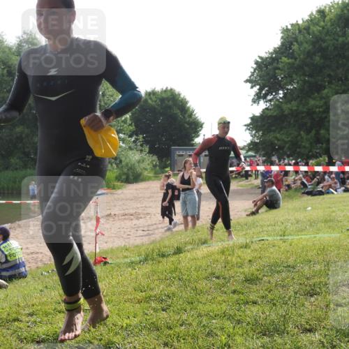 15.06.2025 - 27. Vierlanden-Triathlon KatJ http://msf.ph/oto/7991052 15.06.2025 09:12:08 Schwimmen 201, 215, 229 meine-sportfotos.de