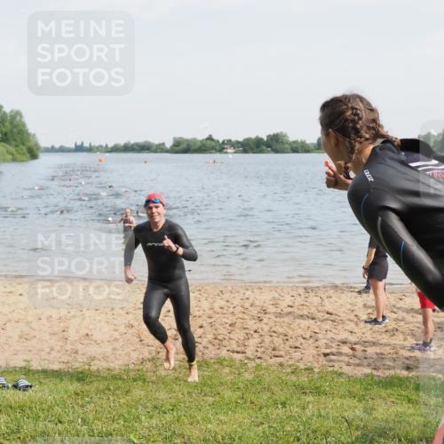 21.06.2025 - 27. Vierlanden-Triathlon MichiJ http://msf.ph/oto/7991059 15.06.2026 09:53:59 Schwimmen 267, 307 meine-sportfotos.de