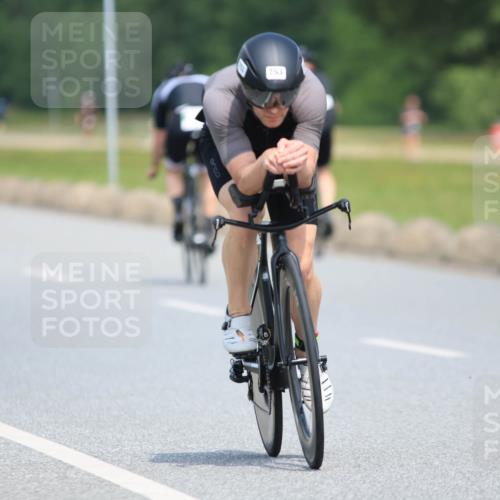 21.06.2025 - 27. Vierlanden-Triathlon H.Heesch http://msf.ph/oto/7991081 15.06.2025 11:54:19 Radfahren 726, 753, 816 meine-sportfotos.de