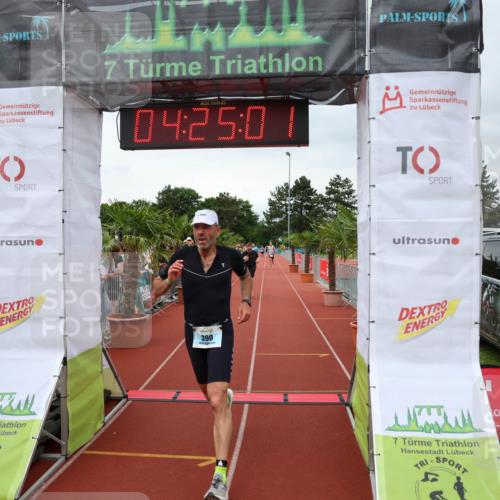15.06.2025 - 7 Türme Triathlon Michael Strokosch http://msf.ph/oto/7991091 15.06.2025 14:25:01 Ziel 390, 932 meine-sportfotos.de