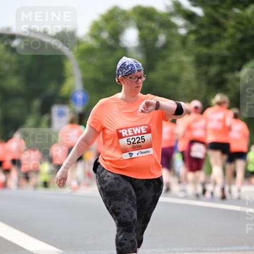 15.06.2025 - REWE Women's Run Dr. Thomas Lammeyer http://msf.ph/oto/7991106 15.06.2025 10:50:11 Laufen 5225 meine-sportfotos.de
