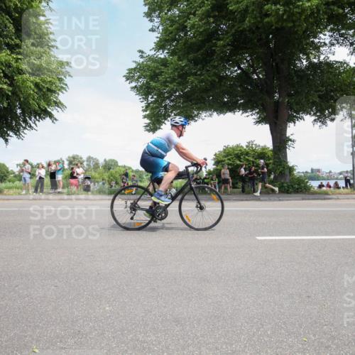 15.06.2025 - 7 Türme Triathlon Yannick Fuchs http://msf.ph/oto/7991141 15.06.2025 13:20:52 Radfahren 374, 387, 466, 914 meine-sportfotos.de