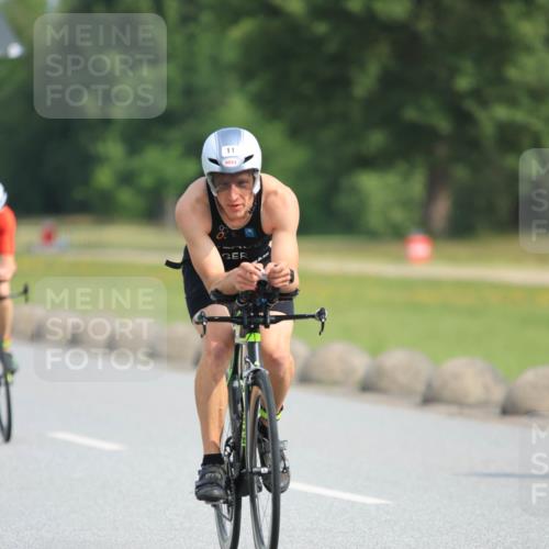 15.06.2025 - 27. Vierlanden-Triathlon H.Heesch http://msf.ph/oto/7991144 15.06.2025 09:56:05 Radfahren 11, 12, 59, 191, 250 meine-sportfotos.de