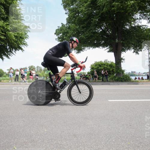 15.06.2025 - 7 Türme Triathlon Yannick Fuchs http://msf.ph/oto/7991148 15.06.2025 13:20:57 Radfahren 387, 466, 914 meine-sportfotos.de