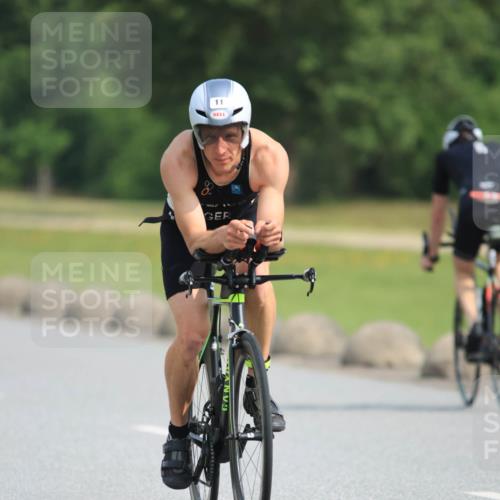 15.06.2025 - 27. Vierlanden-Triathlon H.Heesch http://msf.ph/oto/7991156 15.06.2025 09:56:05 Radfahren 11, 12, 59, 191, 250 meine-sportfotos.de
