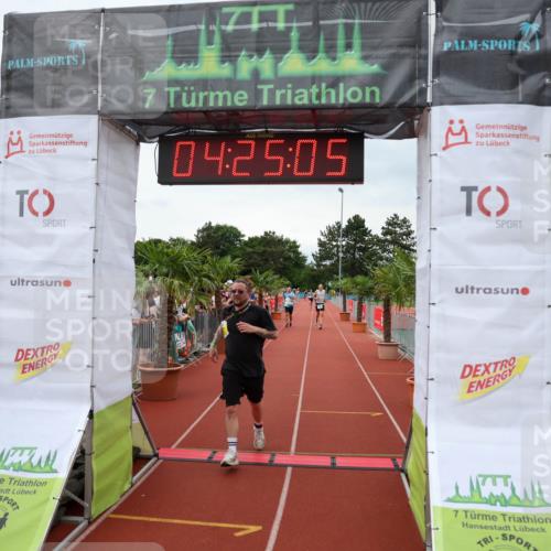 15.06.2025 - 7 Türme Triathlon Michael Strokosch http://msf.ph/oto/7991159 15.06.2025 14:25:04 Ziel 390, 932 meine-sportfotos.de