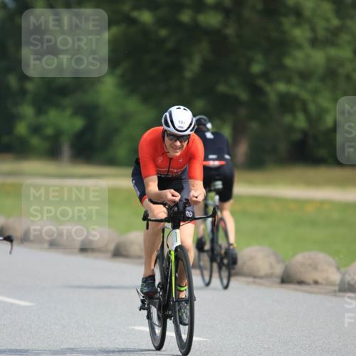 15.06.2025 - 27. Vierlanden-Triathlon H.Heesch http://msf.ph/oto/7991168 15.06.2025 09:56:06 Radfahren 9, 11, 59, 191, 250 meine-sportfotos.de