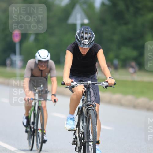 21.06.2025 - 27. Vierlanden-Triathlon H.Heesch http://msf.ph/oto/7991172 15.06.2025 11:55:14 Radfahren 203, 780, 799, 835, 970, 982 meine-sportfotos.de