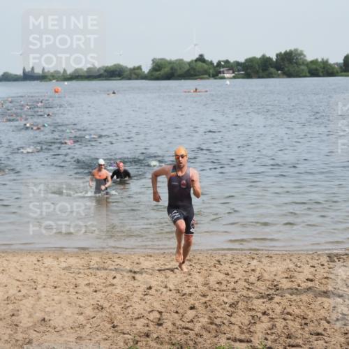 21.06.2025 - 27. Vierlanden-Triathlon MichiJ http://msf.ph/oto/7991178 15.06.2026 09:54:06 Schwimmen 267, 307, 356 meine-sportfotos.de