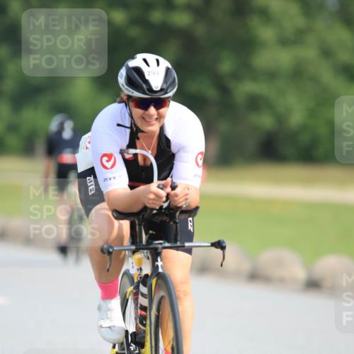 15.06.2025 - 27. Vierlanden-Triathlon H.Heesch http://msf.ph/oto/7991184 15.06.2025 09:56:07 Radfahren 9, 11, 45, 59, 191, 250 meine-sportfotos.de