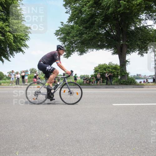 15.06.2025 - 7 Türme Triathlon Yannick Fuchs http://msf.ph/oto/7991205 15.06.2025 13:21:26 Radfahren 369, 484, 671, 940 meine-sportfotos.de