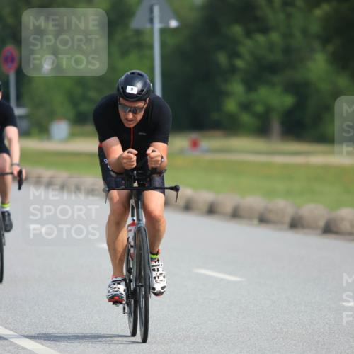15.06.2025 - 27. Vierlanden-Triathlon H.Heesch http://msf.ph/oto/7991224 15.06.2025 09:56:13 Radfahren 9, 45, 59, 77, 111, 132 meine-sportfotos.de