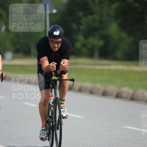 15.06.2025 - 27. Vierlanden-Triathlon H.Heesch http://msf.ph/oto/7991235 15.06.2025 09:56:13 Radfahren 9, 45, 59, 77, 111, 132 meine-sportfotos.de