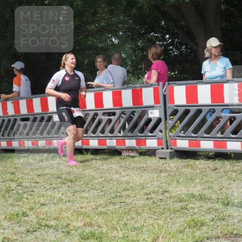21.06.2025 - 27. Vierlanden-Triathlon KatJ http://msf.ph/oto/7991253 15.06.2025 12:31:38 Laufen  meine-sportfotos.de