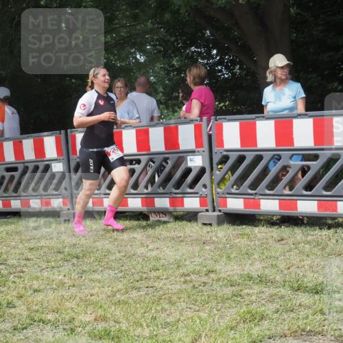 21.06.2025 - 27. Vierlanden-Triathlon KatJ http://msf.ph/oto/7991263 15.06.2025 12:31:38 Laufen  meine-sportfotos.de