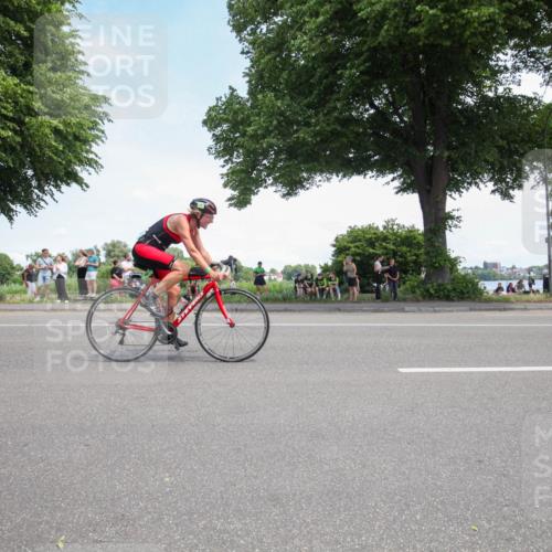 15.06.2025 - 7 Türme Triathlon Yannick Fuchs http://msf.ph/oto/7991281 15.06.2025 13:22:16 Radfahren 260, 458, 631, 803, 983 meine-sportfotos.de